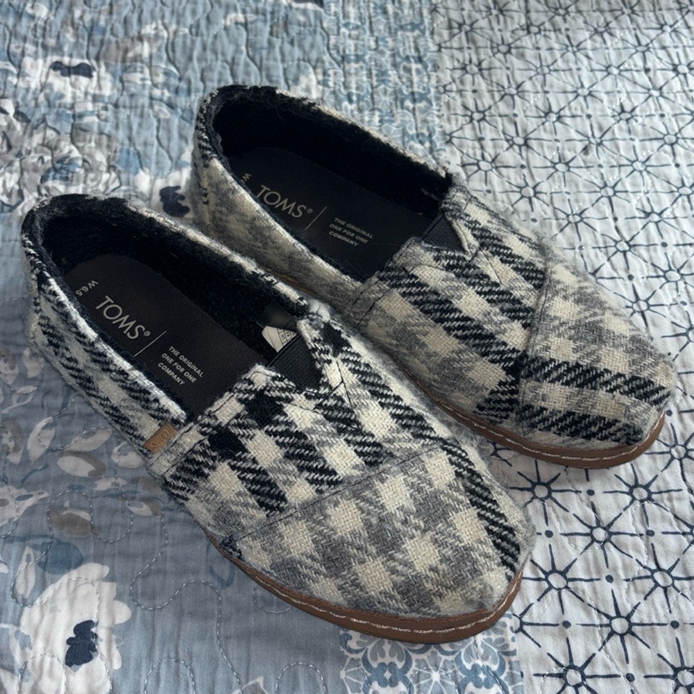 Toms size 6.5